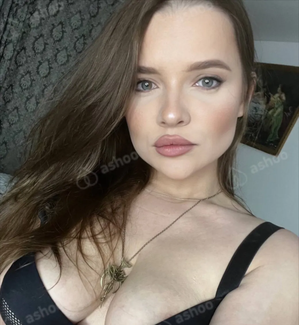 Алёна 27 лет